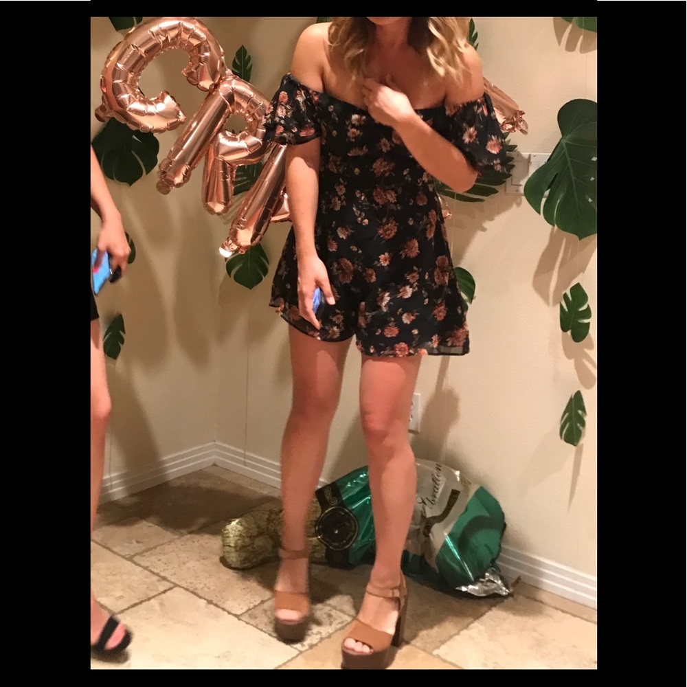 Off the shoulder floral romper